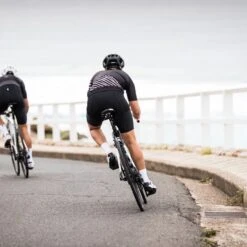 SKINS Cycle Compression Love Cats X-Light Short Sleeve Jersey Women - Black/Cosmo -Skins 233695 08 d 451375