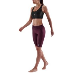 SKINS Compression 3-Series Half Tights Women - Burgundy -Skins skins compression 3 series women half tights burgundy 5 941760