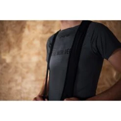 SKINS CYCLE Short Sleeve Baselayer - Charcoal -Skins skins cycle short sleeve baselayer shirt charcoal 6 1130742
